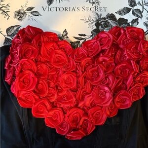Victoria's Secret Black Top with Red Rose Heart bustier NWT sz L large Sold out